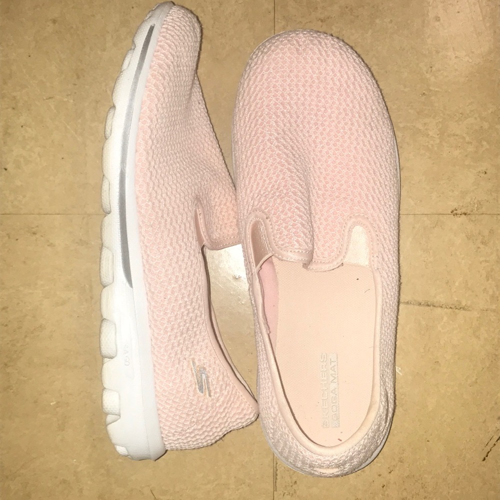 Calm Pink Skechers size 7